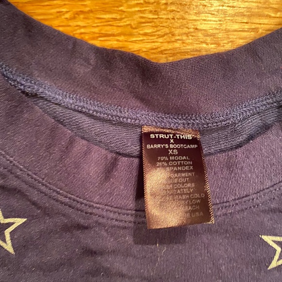 Barry’s Bootcamp x Strut This sweatshirt - Picture 3 of 3